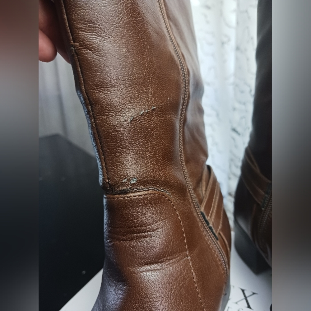 Boots - Picture 5 of 10